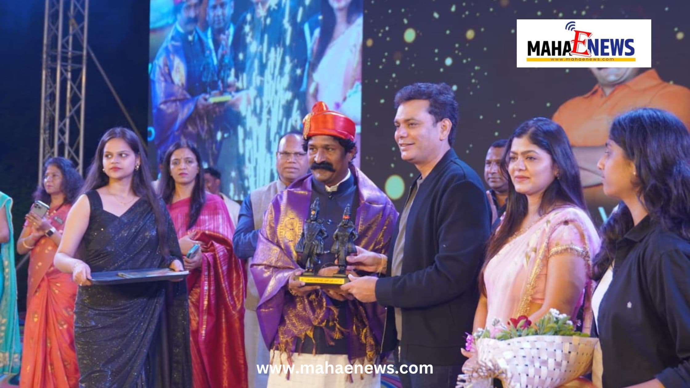Grand Freshers Carnival 2K25 Shines with the Presence of Renowned Actor-Director Pravin Tarde at Dr. D. Y. Patil Varale Campus